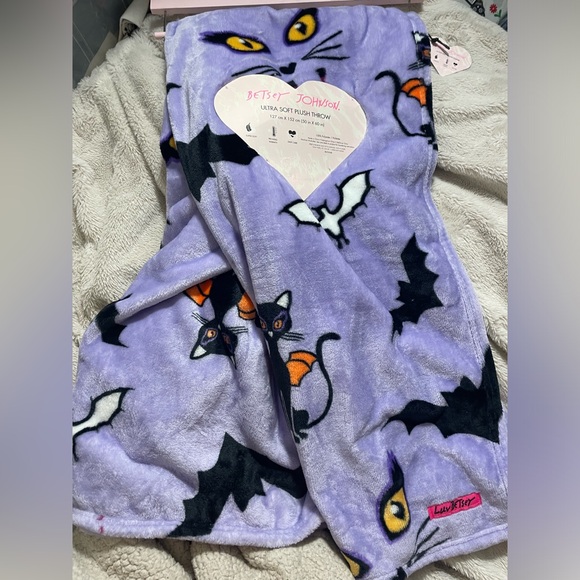 Betsey Johnson Other - NWT Betsey Johnson Purple Oversized Black Cat Halloween Blanket